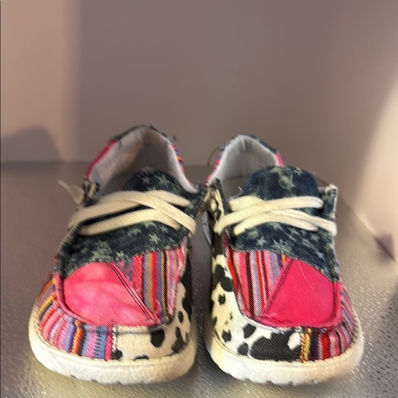 Gypsy Jazz Pink and Blue Moccasins with Playful Design - Picture 1 of 6